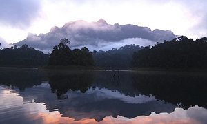 Cheow Larn lake