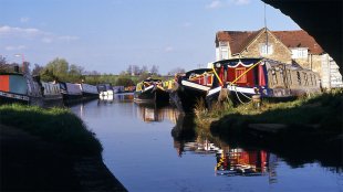 Folly Bridge near Oxford, where Lewis Carroll first told Alice of his 'Wonderland'.