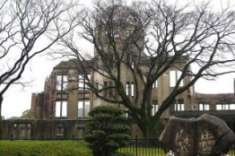 Hiroshima Atomic Dome in the rain (Image by Andre Vltchek)