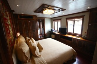 luxurious cruise halong bay paradise peak