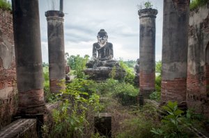 Myanmar / Mandalay Region / Inwa / Yadanarsemi Pagoda